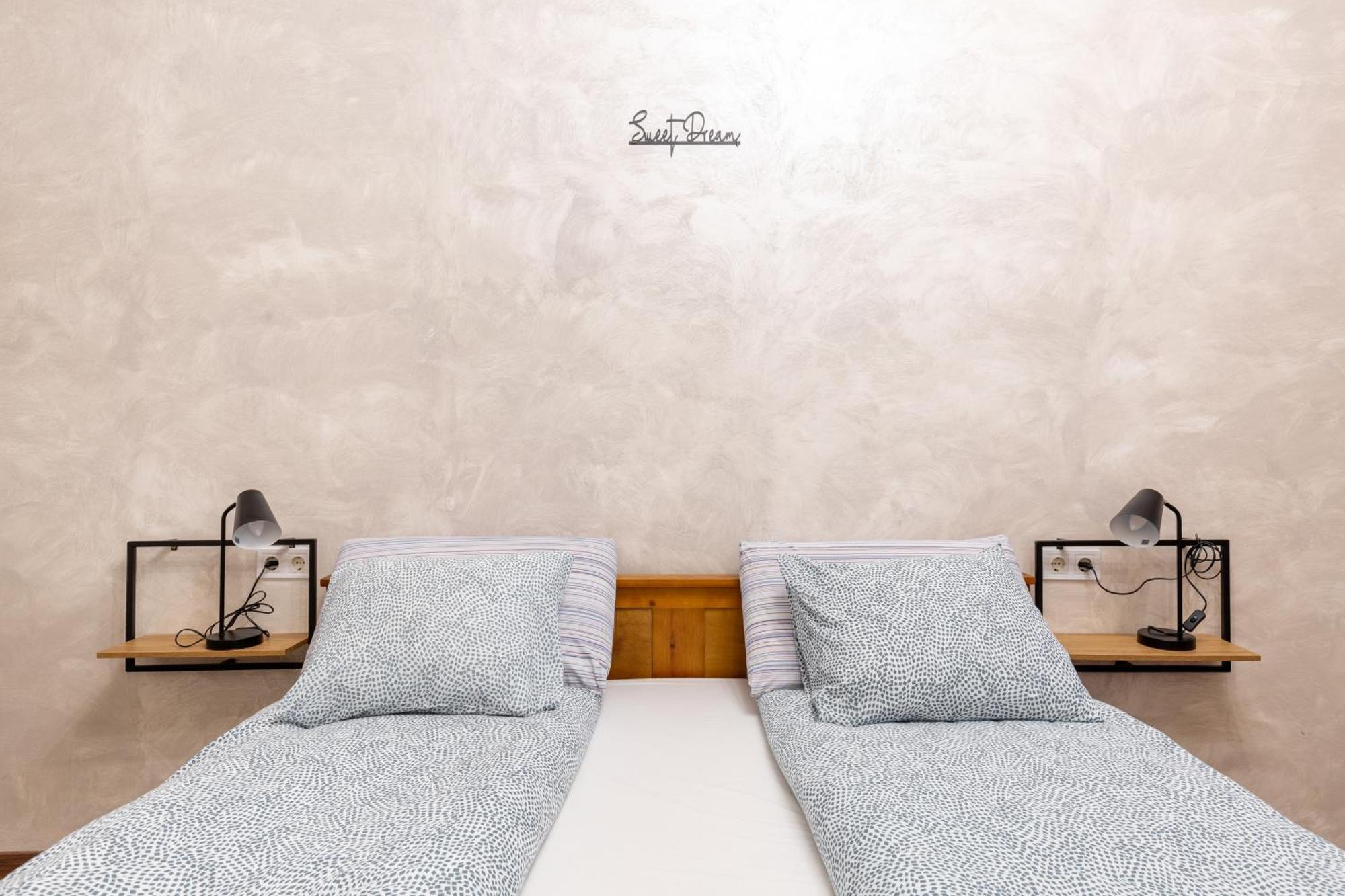 Mari&emi Flat In Corvin Appartamento