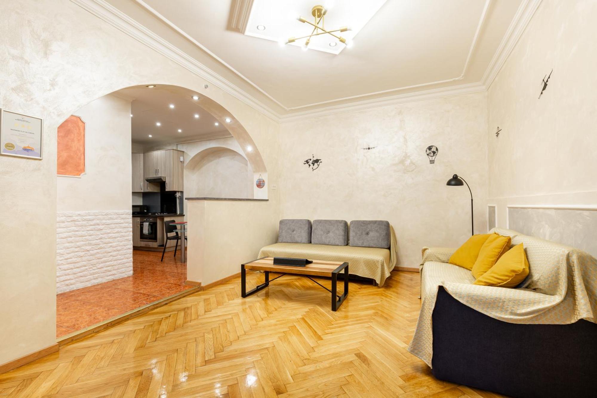 Mari&emi Flat In Corvin Appartamento